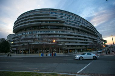 2016 Baharı - Washington DC, ABD - Washington DC 'de bir caddede bir apartman dairesi.