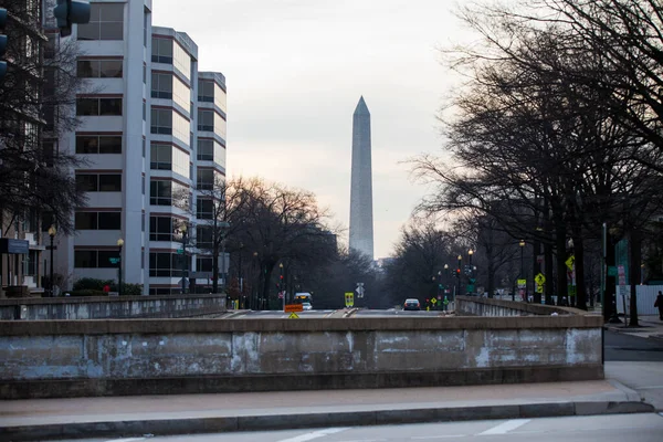 Piękny Krajobraz Lincoln Monument Przeciwko Pięknemu Zachodowi Słońca Niebo Odzwierciedlone — Zdjęcie stockowe