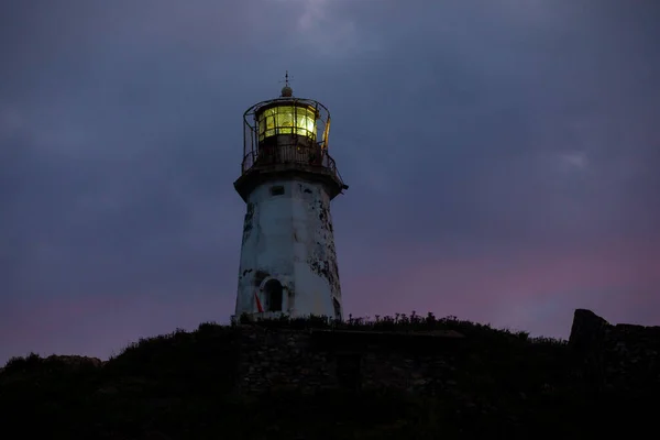 Faro Rudny Capo Briner Nel Villaggio Smychka Rudnaya Pristan Territorio — Foto Stock