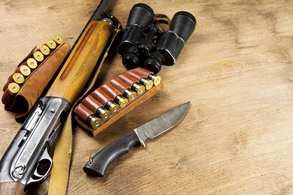 Fusil Chasse Munitions Reposent Sur Fond Bois — Photo