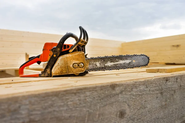 Cuando Construye Una Casa Madera Dos Motosierras Poco — Foto de Stock