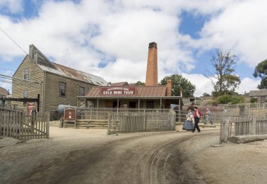 Sovereign Hill altın Point, Ballarat, Avustralya bir banliyösünde bir açık hava müzesidir. Sovereign Hill Ballarat'ın ilk on yıl sonra 1851 yılında orada altın keşif gösteriyor.