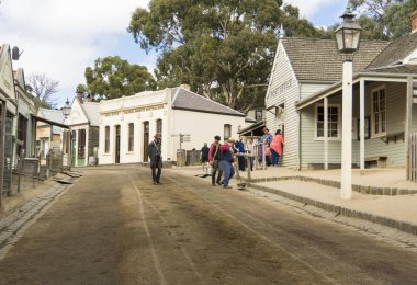Sovereign Hill altın Point, Ballarat, Avustralya bir banliyösünde bir açık hava müzesidir. Sovereign Hill Ballarat'ın ilk on yıl sonra 1851 yılında orada altın keşif gösteriyor.