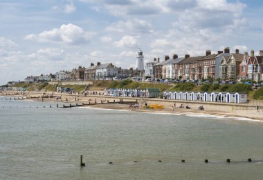 Deniz kıyısında ve Southwold, Suffolk İngiltere'de kumsalda görünümü