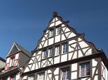 Çerçeveli Ahşap Bina cephe Almanya Cochem şehir içinde