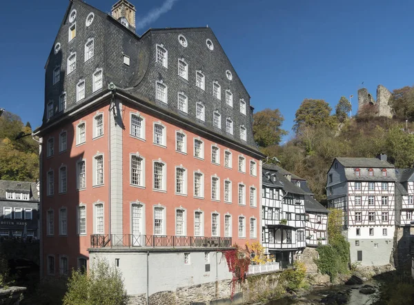 Casas Pitorescas Madeira Emolduradas Longo Rio Rur Centro Histórico Monschau — Fotografia de Stock