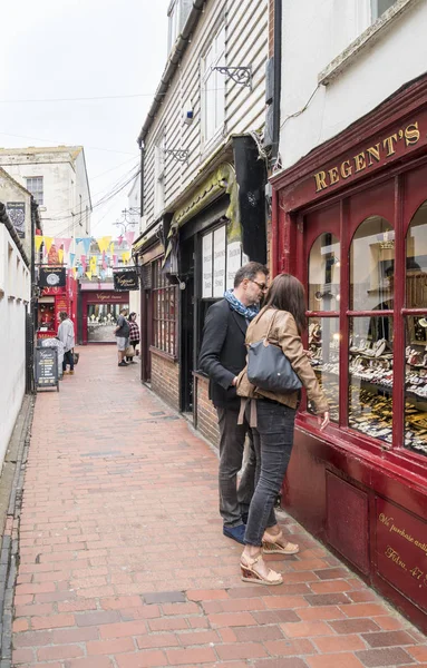 Acquirenti Nelle Lanes Brighton East Sussex Regno Unito — Foto Stock