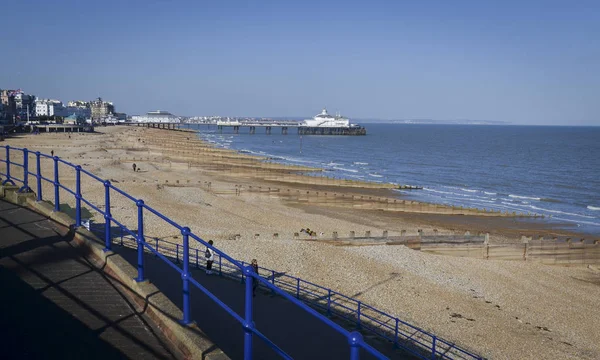 Pláž Pobřeží Molo Dálce Eastbourne East Sussex Velká Británie — Stock fotografie