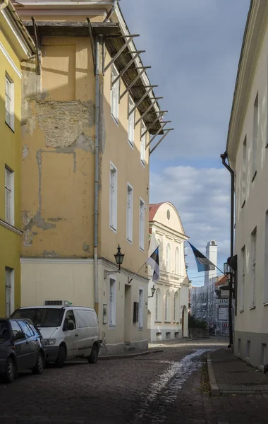 Veduta Una Stradina Nell Antica Città Tallinn Estonia — Foto Stock