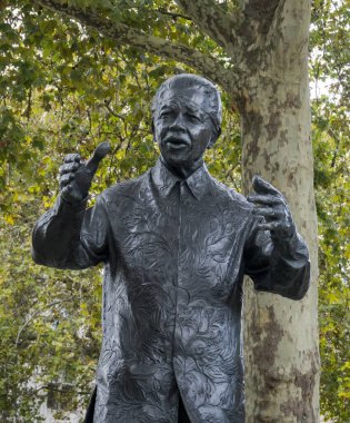 Nelson mandela heykeli