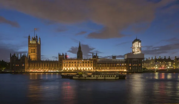 Domy parlamentu v noci, Londýn, Velká Británie — Stock fotografie