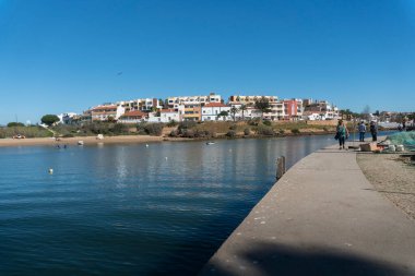 Portekiz, Algarve 'deki Ferragudo Limanı.
