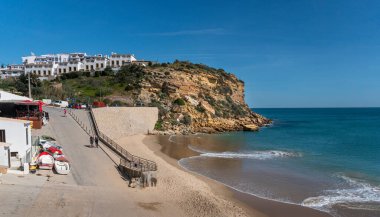 Portekiz, Algarve 'de Burgau' da balıkçı köyü ve plajı