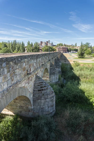 Spanya Nın Salamanca Kentindeki Antik Taş Roma Köprüsü — Stok fotoğraf