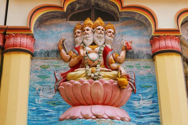 Näkymä Seinän Taidetta Hindujen Jumala Brahma Brahma Nelipäinen Lordi Istuu — kuvapankkivalokuva