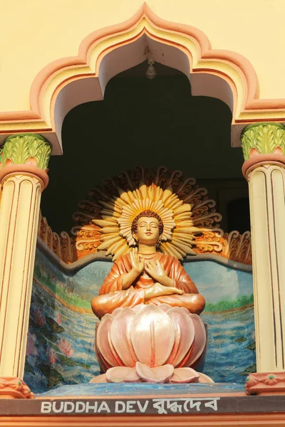 Lord Buddha Siedzi Pozycji Lotosu Wall Art Ścianach Hinduskiej Świątyni — Zdjęcie stockowe