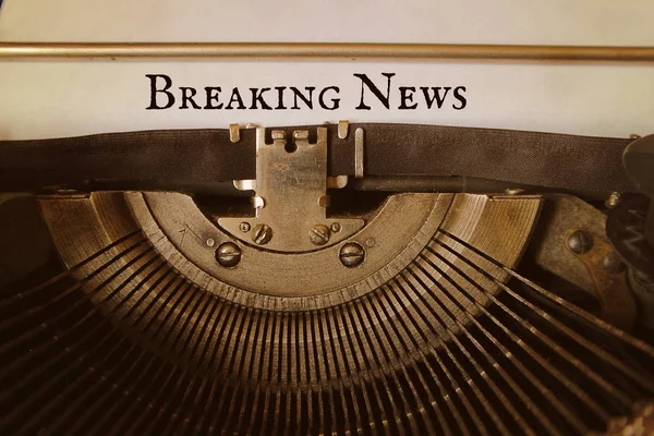 Typewriter Breaking News Lettering Paper Close — Stock Photo, Image