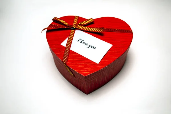 Kalp şeklindeki kutunun üstündeki notunu seviyorum.