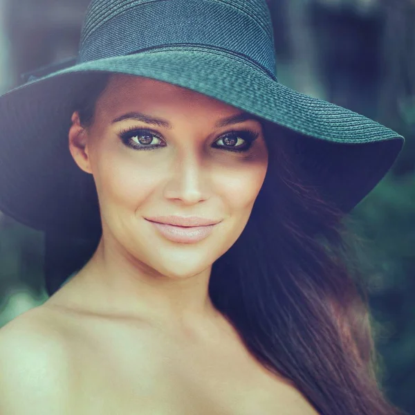 美しい女性顔アップポートレート — ストック写真