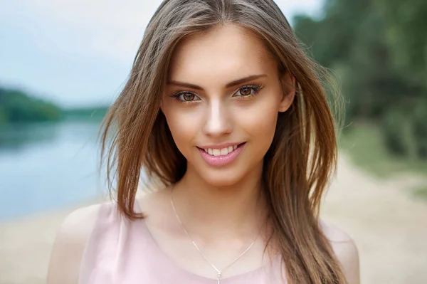 Magnífica Menina Retrato Livre Close — Fotografia de Stock