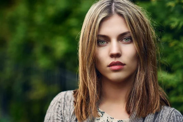 Beautiful girl face portrait - outdoor — Stock Photo, Image