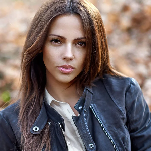 Outdoors Portrait Beautiful Young Brunette Woman — Stock Photo, Image