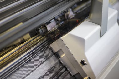 Örgü makineleri tekstil factory.the görünümünde üst bilgisayarlı