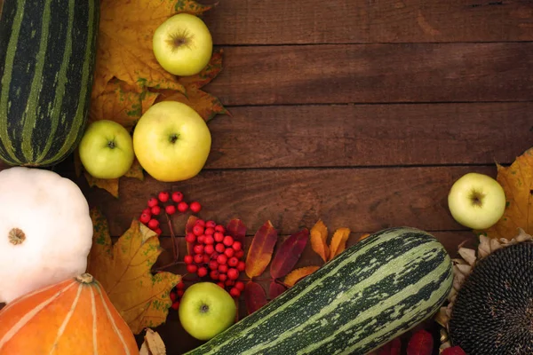 Hösten Bakgrund Med Grönsaker Och Frukter Träytan Med Kopia Utrymme — Stockfoto