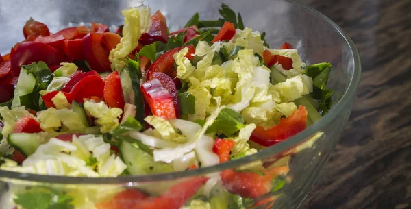 Salladsskål Glas Med Vegetabiliska Salad Healthy Diet — Stockfoto