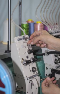 Nakış ipliği nakış makineleri için iş düzeltir