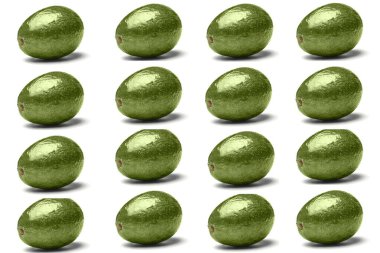 Beyaz arkaplan üzerinde tüm avokado sıralarının pürüzsüz arkaplanı.