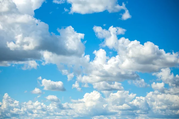 Hermosas Nubes Blancas Luz Del Sol Cielo Azul — Foto de Stock