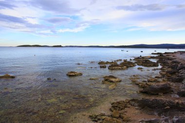 deniz ve kayalar deniz manzarası