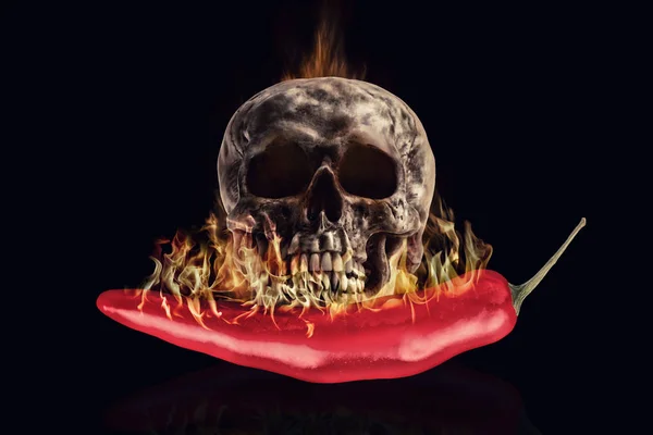 Cráneo Pimiento Picante Rojo Fuego Aislado Sobre Fondo Negro Manipulación —  Fotos de Stock