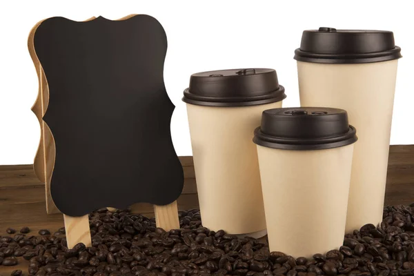 Csésze Kávé Egy Régi Fából Készült Asztal Elszigetelt Fehér Background — Stock Fotó