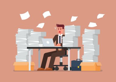 Meşgul overworked adam dizüstü bilgisayar ve pap yığını ile masada oturan