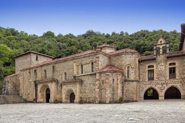 圣托里比奥·德利巴纳修道院 免版税图库照片
