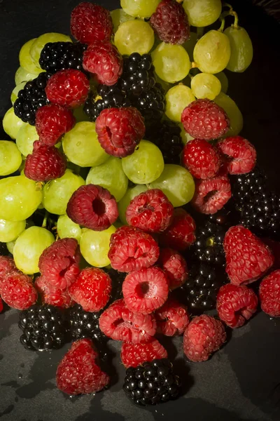 Gevarieerd Fruit Blackberry Framboos Druiven — Stockfoto