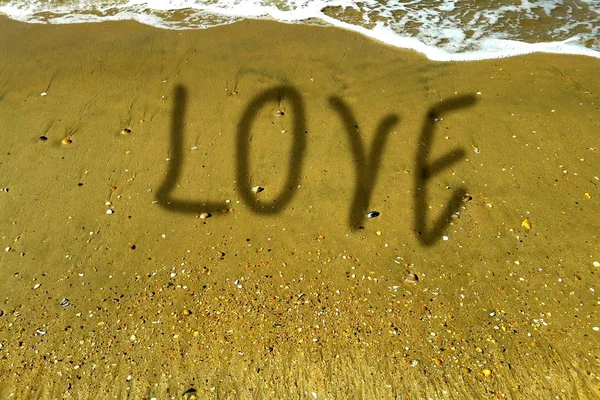 Soft Waves Sandy Beach Word Love Sand Sunny Summer Day — Stock Photo, Image