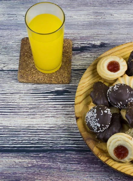 Apelsinjuice Och Olika Typer Cookies — Stockfoto