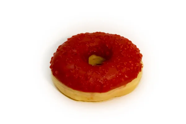 Doce saboroso donut com polvilhas coloridas isoladas nas costas brancas — Fotografia de Stock