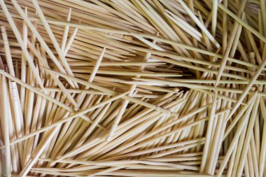 Tüm fotoğrafı dolduran bir sürü kürdan.