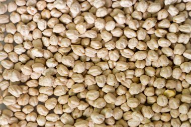 Ekranı dolduran çiğ nohut tabağı