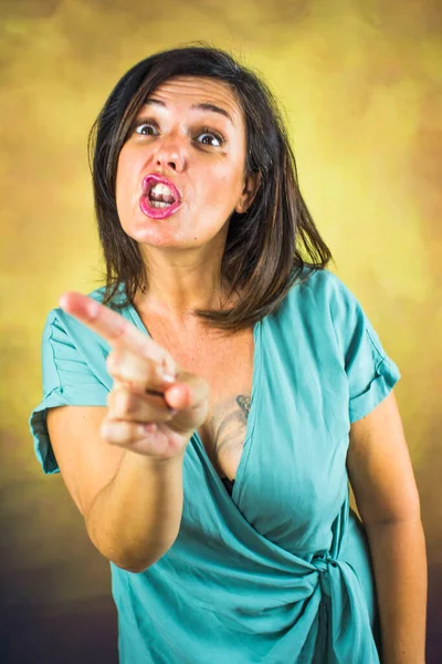 Mooie Boze Vrouw Die Nee Zegt Met Wijsvinger — Stockfoto