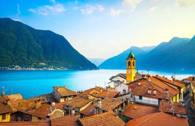 Como Gölü bölgesinde Colonno. İtalyan geleneksel göl köy. İtalya, Europe.