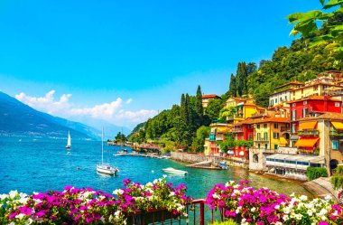 Como Lake bölgesindeki Varenna kasabası. İtalyan geleneksel göl köyü. İtalya, Avrupa.