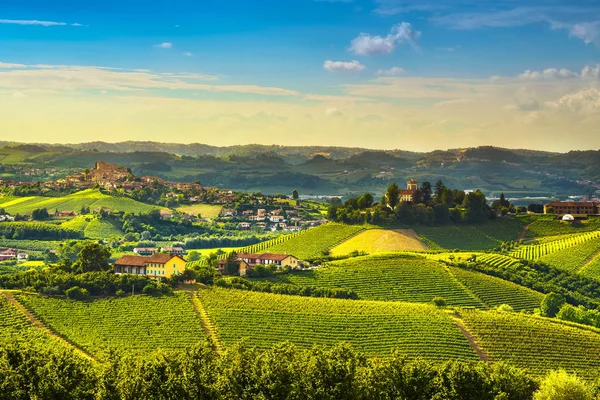 Langhe Vineyards Sunset Panorama Roddi Village Unesco Site Piamonte Norte —  Fotos de Stock