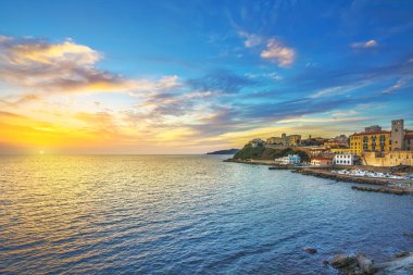 Piombino günbatımı manzara piazza bovio. Maremma Tuscany İtalya Europe.