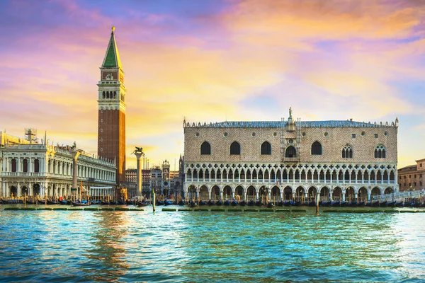 Venedigs Landmärke Gryningen Utsikt Från Havet Piazza San Marco Eller — Stockfoto