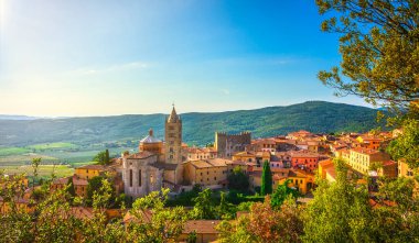 Sahip Marittima eski kasaba ve San Cerbone Duomo katedrali. Toskana, İtalya.